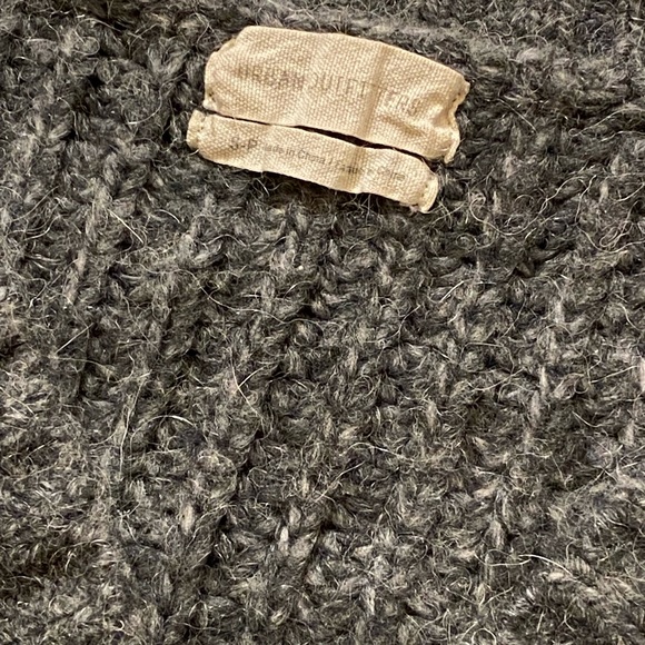 Urban Outfitters Cropped Buttoned Grey Cardigan - Picture 2 of 2